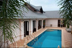4 Bedroom Private Bali Style Villa HH1